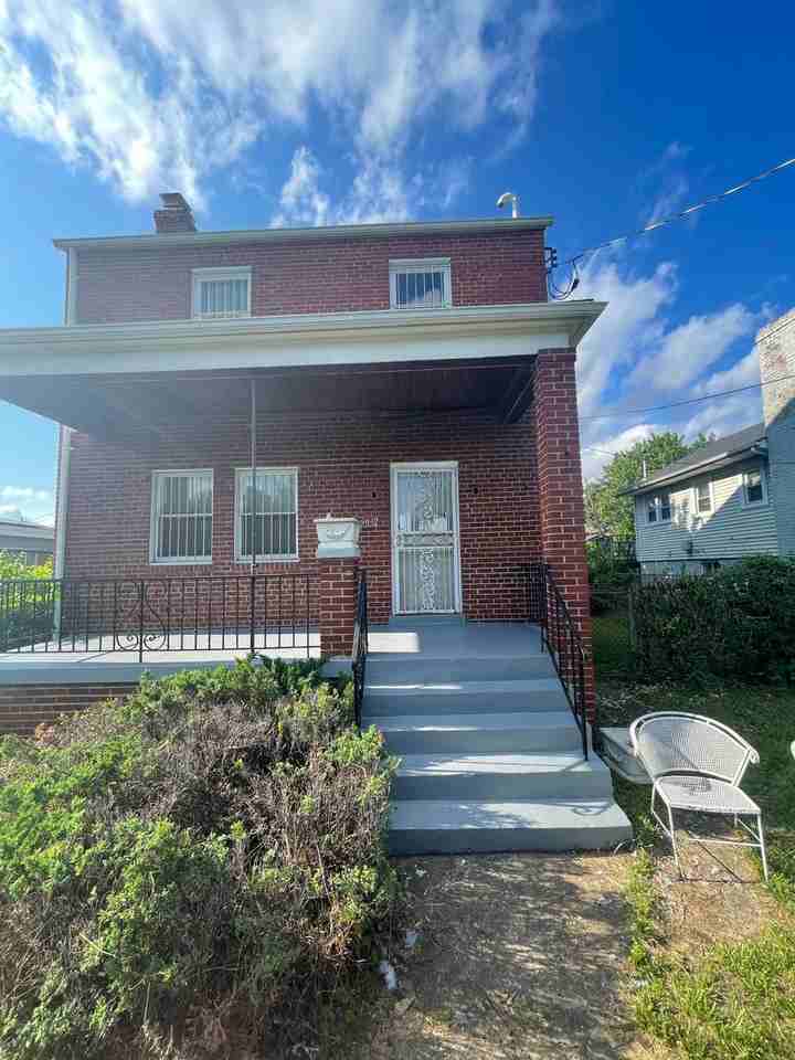 5032 E Capitol St Ne