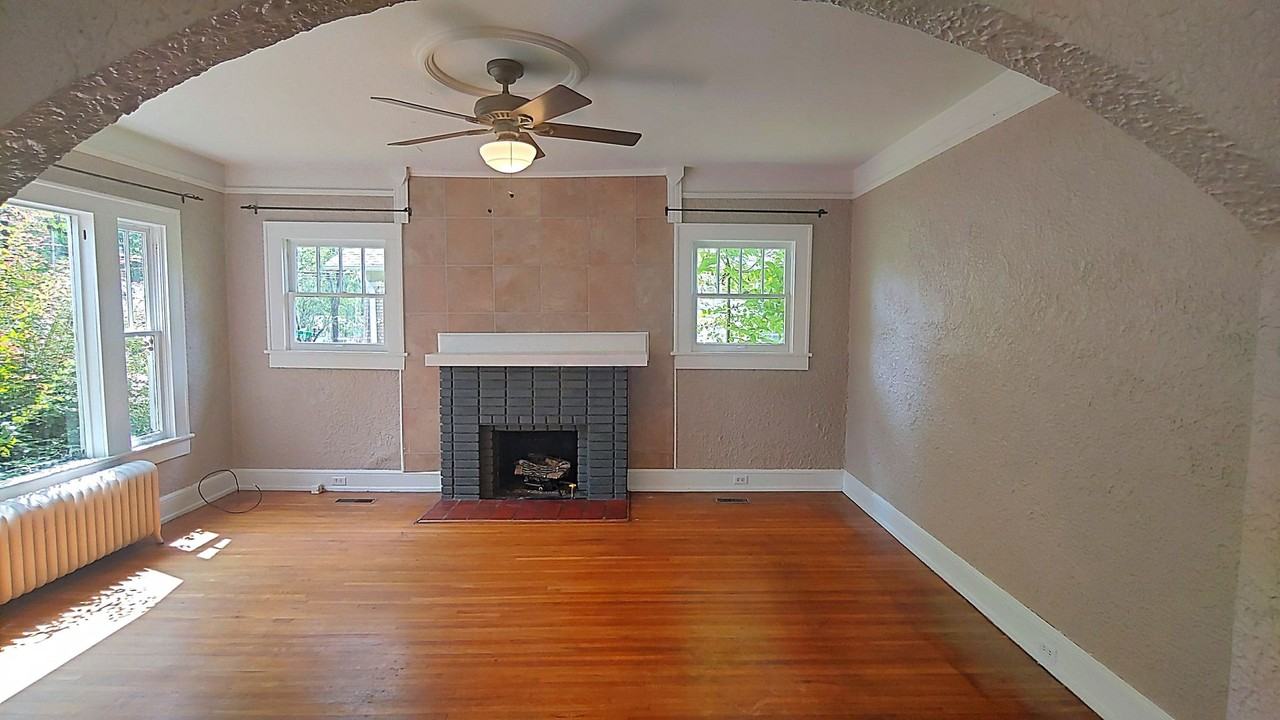 602 10th Ave S - Photo 3 of 16