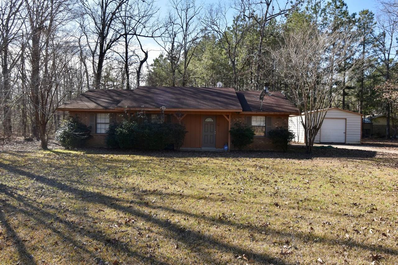 451 Lockhart Dr - Photo 2 of 20