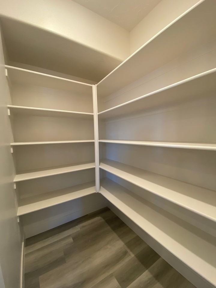 619 E Eureka Aly - Photo 4 of 21