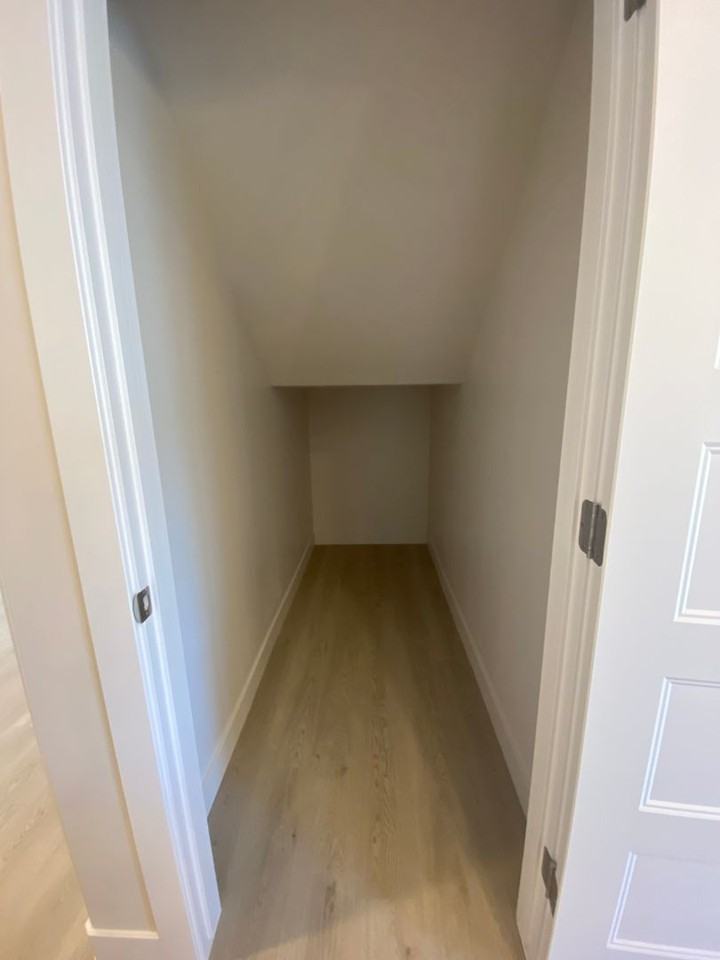 619 E Eureka Aly - Photo 7 of 21