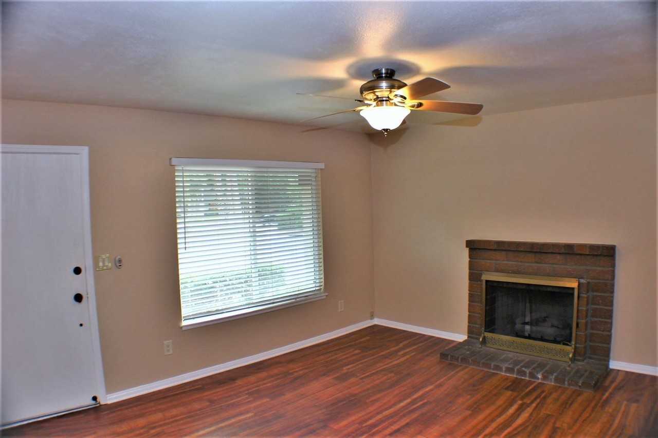 2849 Arlington Ave - Photo 3 of 27