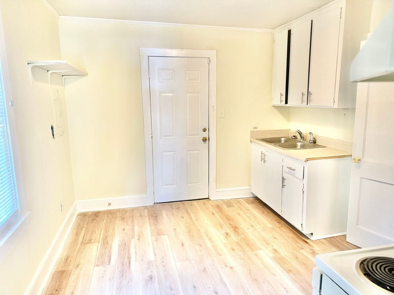 260 Lucky Ln - Photo 5 of 8