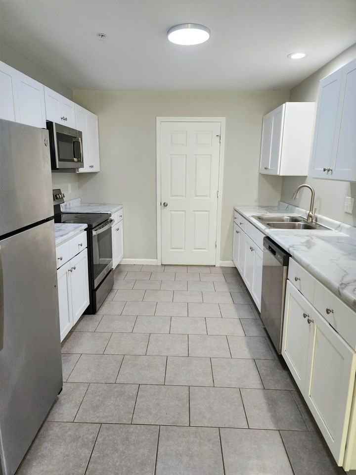 13222 Wisconsin St #103 - Photo 5 of 21