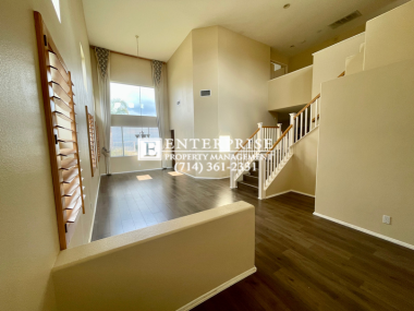 16376 Skyridge Dr - Photo 2 of 21