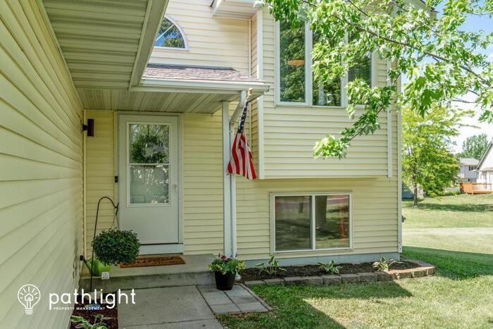 111 Charity Cir - Photo 2 of 16