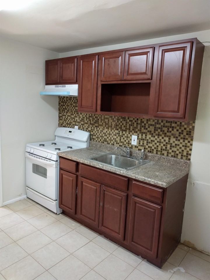 901 East Cliveden - 2 #2 - Photo 2 of 4