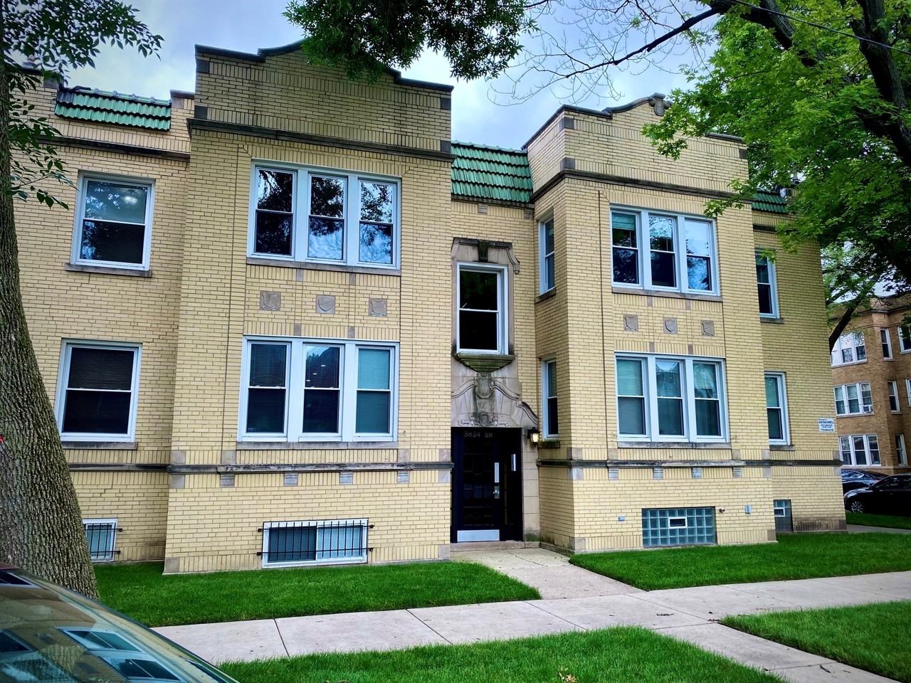 5854 58 North Maplewood Avenue, Chicago, IL 60659 2 Bedroom Apartment