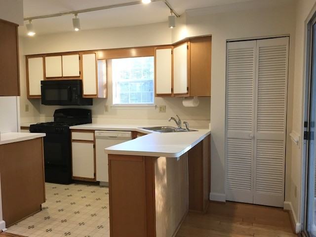 434 Summerwalk Cir #434 - Photo 6 of 22