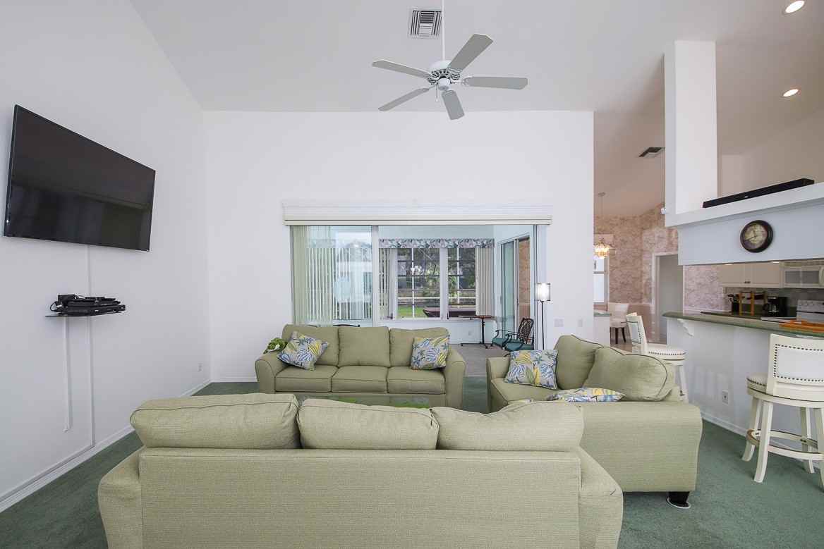 470 Bermuda Isles Cir #NA - Photo 2 of 16