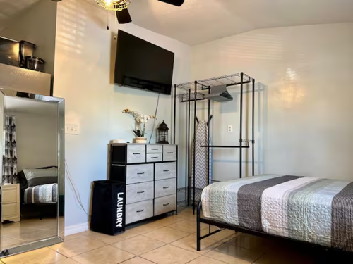 5132 Suwannee Dr #B - Photo 3 of 13