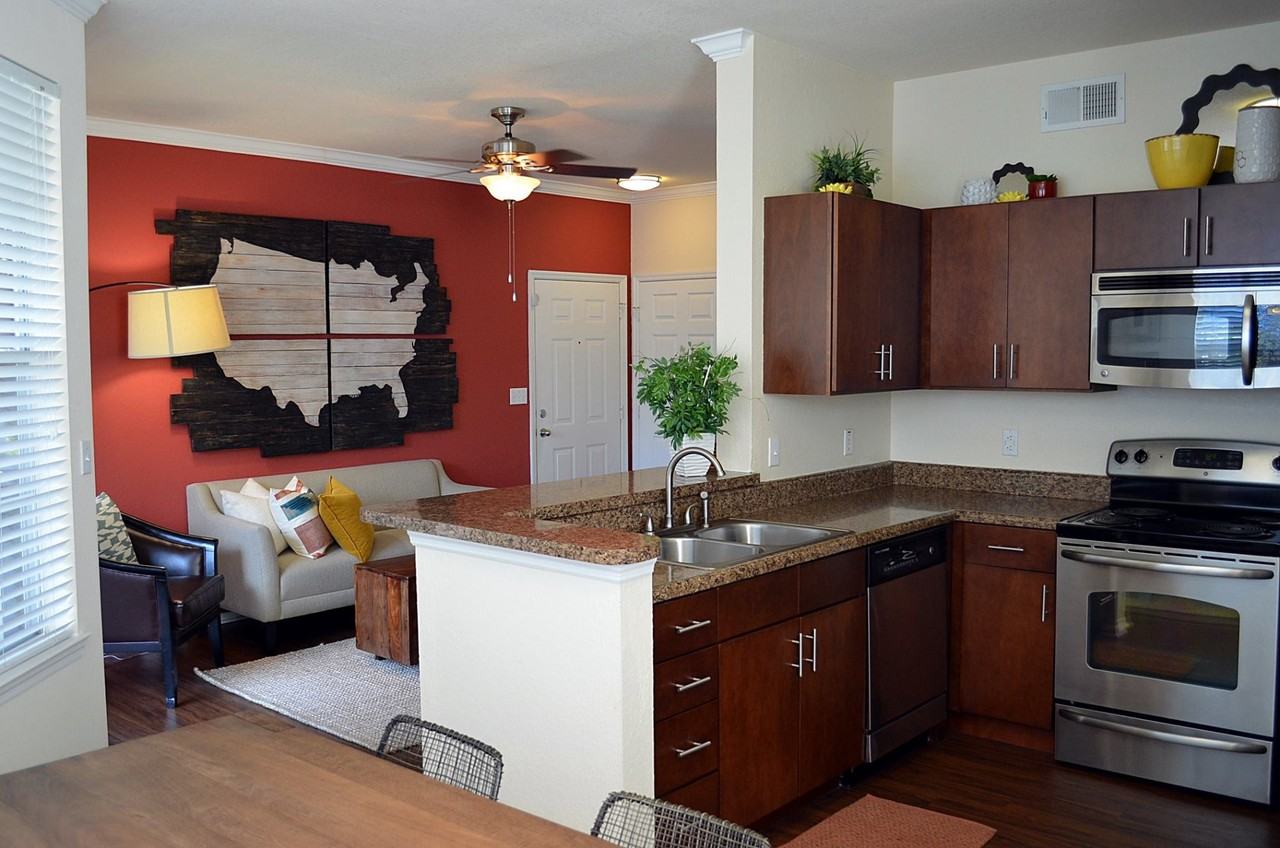 11852 Dr Martin Luther King Jr St N #1 - Photo 3 of 18