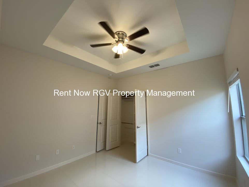 5700 Nightingale Ave #4 - Photo 5 of 11