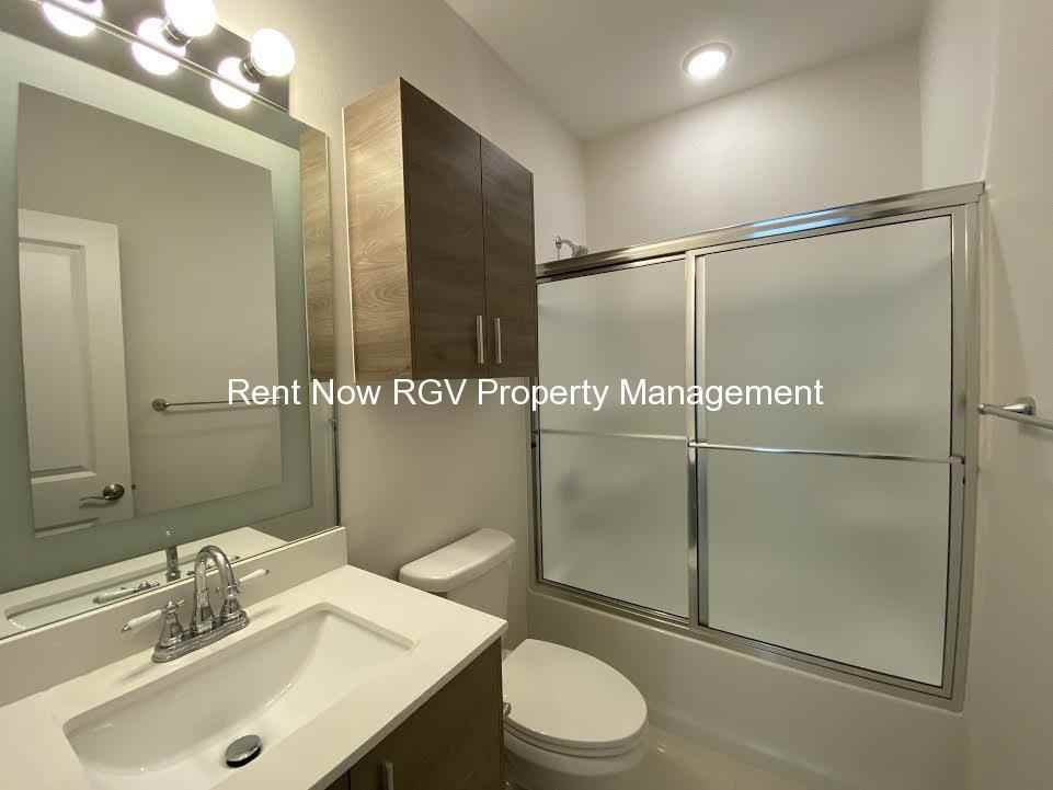 5700 Nightingale Ave #4 - Photo 6 of 11