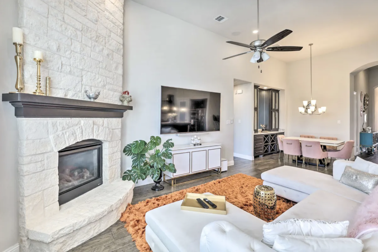 1563 Jocelyn Dr #NA - Photo 3 of 14