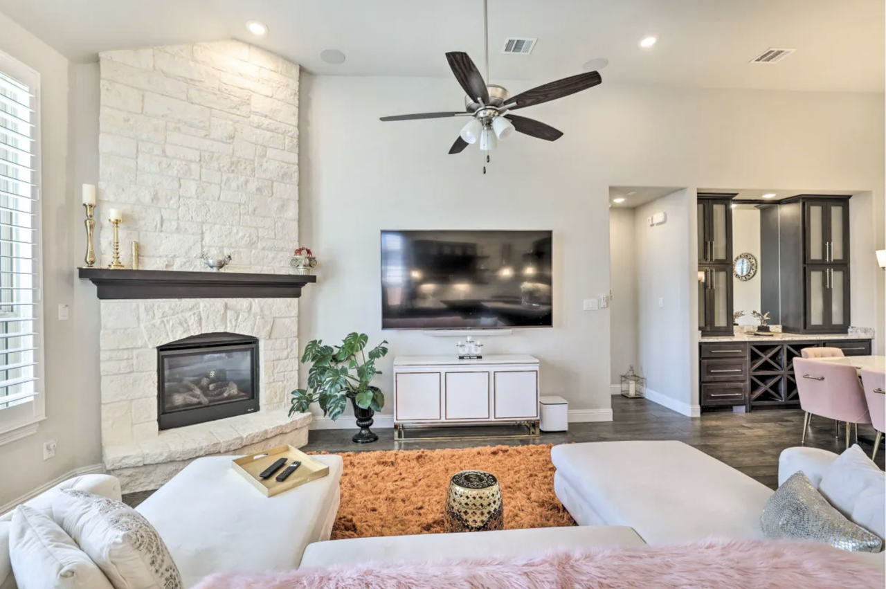 1563 Jocelyn Dr #NA - Photo 5 of 14