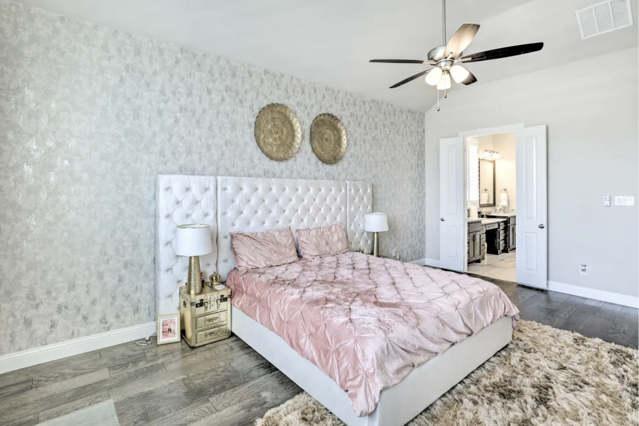 1563 Jocelyn Dr #NA - Photo 6 of 14