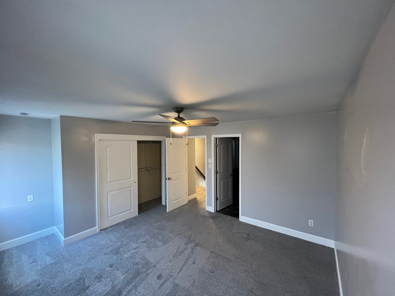516 W 10th St - Photo 4 of 10