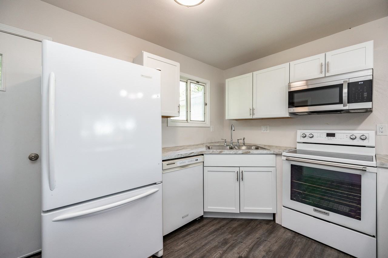 812 12th Ave #814 - Photo 6 of 19