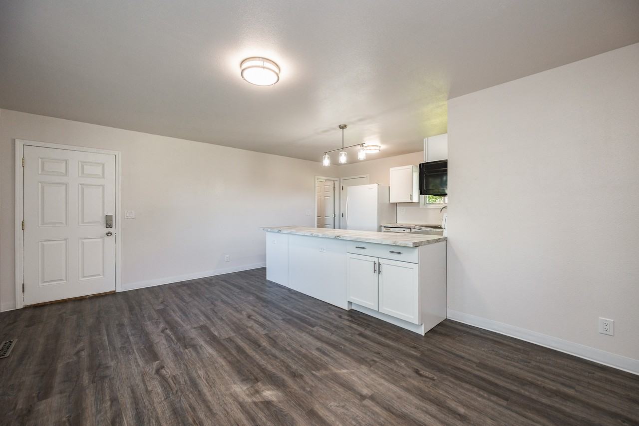 812 12th Ave #814 - Photo 7 of 19