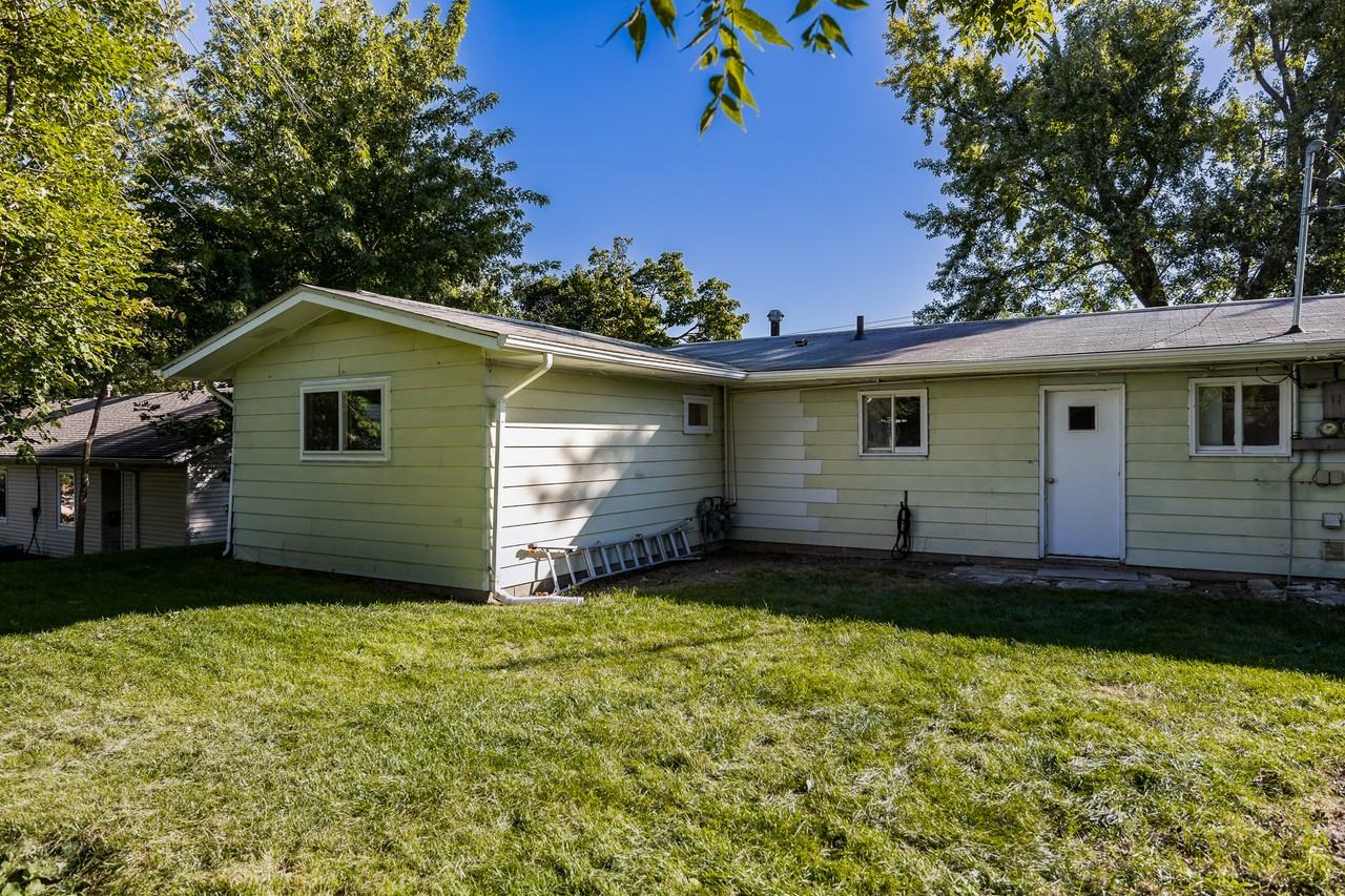 812 12th Ave #814 - Photo 2 of 19