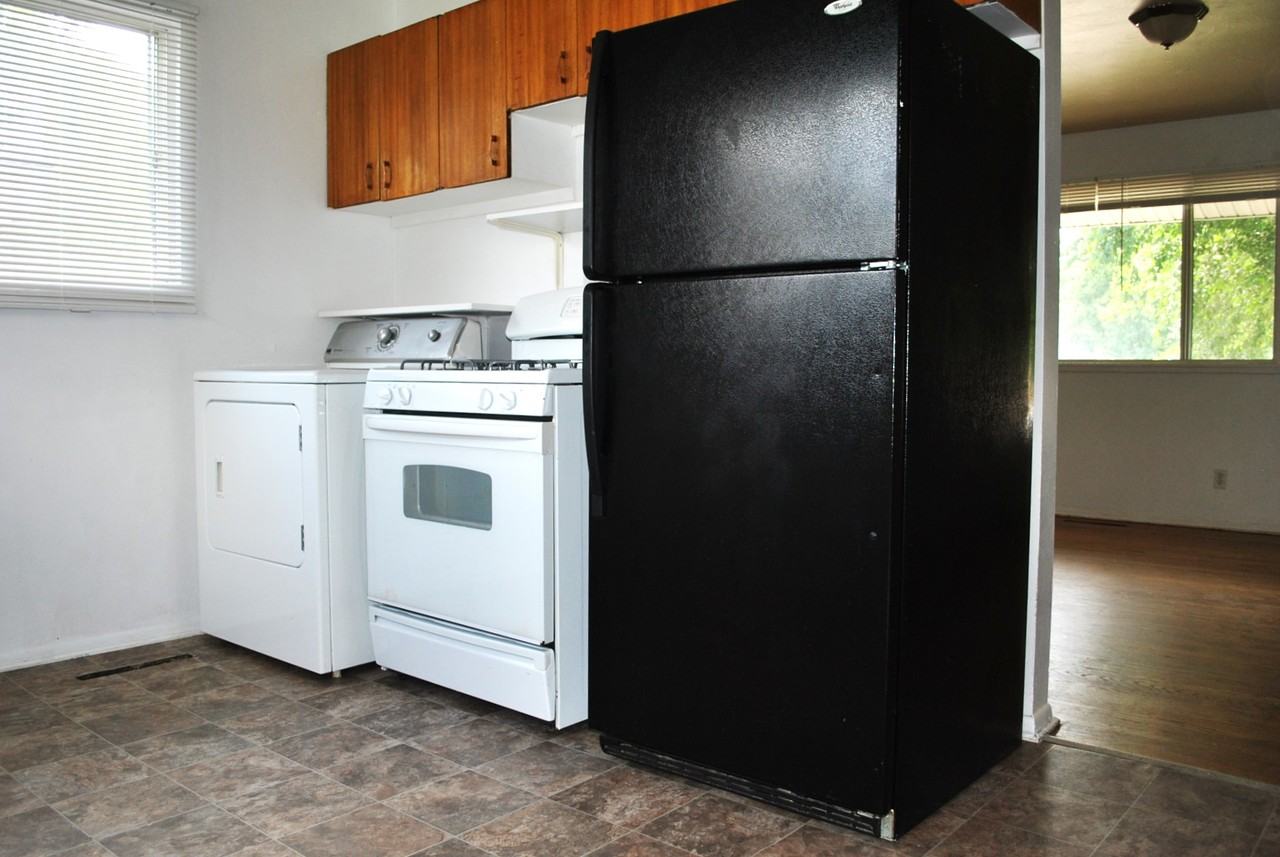 1421 Mcarthur Ave #1 - Photo 6 of 12