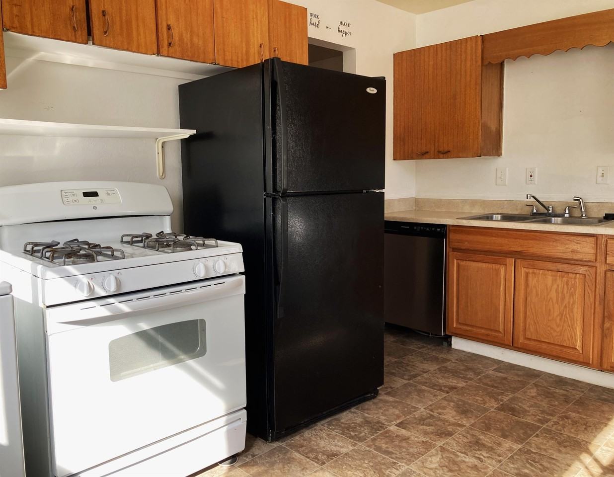 1421 Mcarthur Ave #1 - Photo 7 of 12