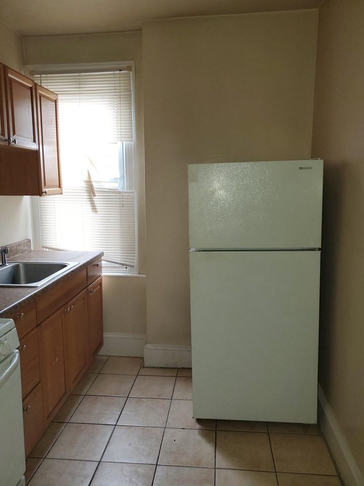 4925 Locust St 3rd Fl #3rdFL - Photo 3 of 6