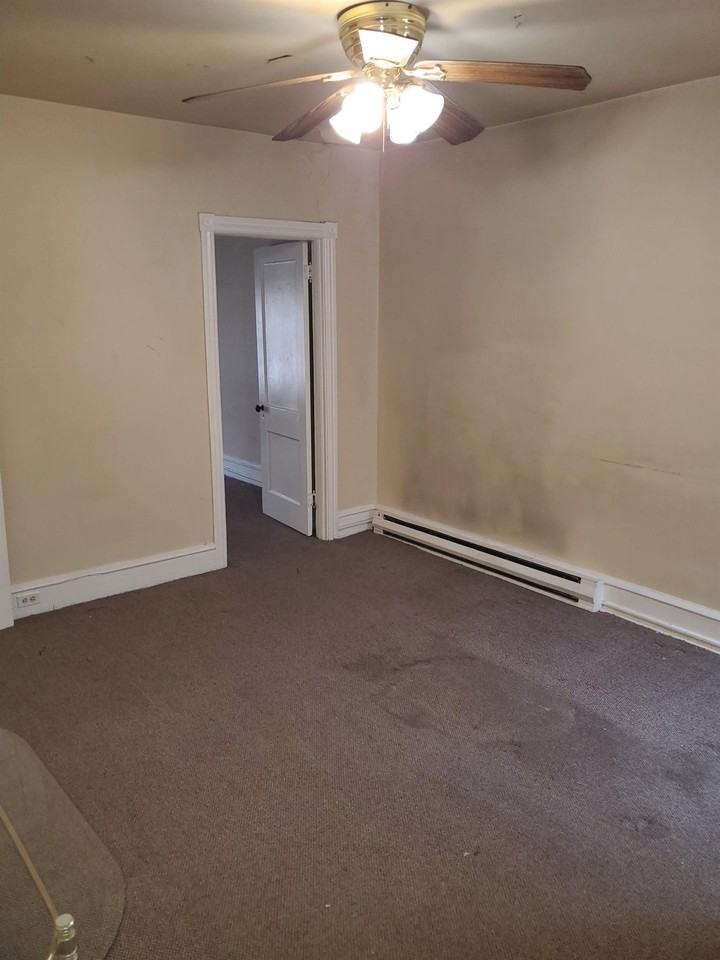 4925 Locust St 3rd Fl #3rdFL - Photo 4 of 6