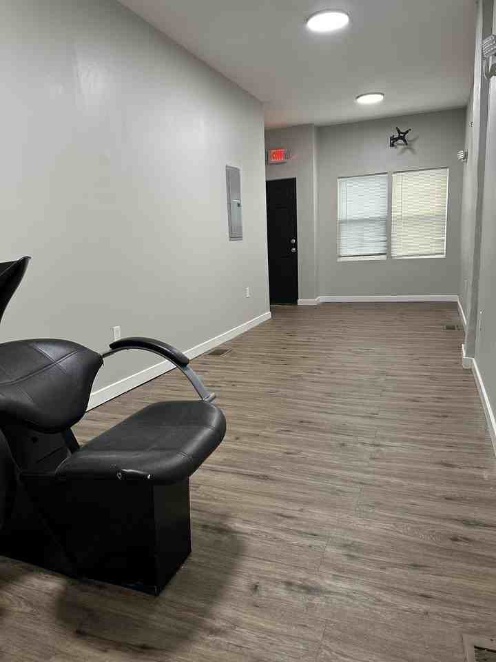 5339 Chestnut St - Photo 2 of 6