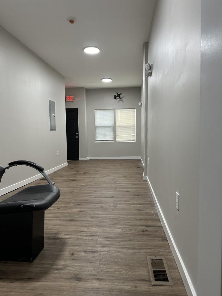 5339 Chestnut St - Photo 3 of 6