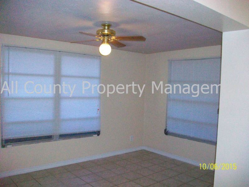 8802 109th Ln - Photo 3 of 11
