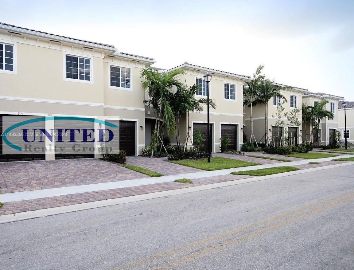 2750 Miramar Boulevard - Photo 2 of 8