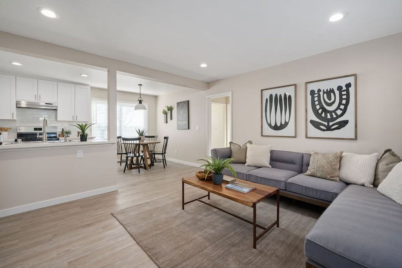 240 Spring Street - Photo 5 of 50