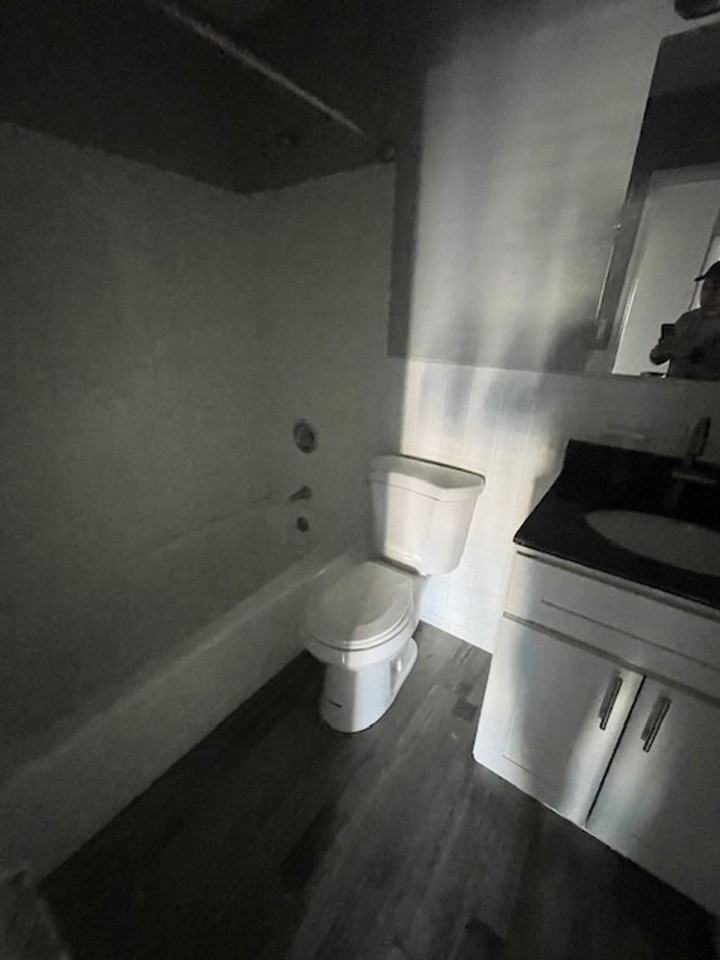 Fully Renovated Modern Apartments - Photo 7 of 26
