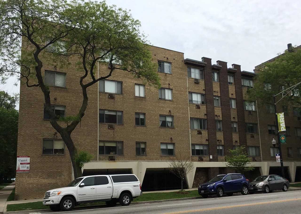 6825 N. Sheridan Rd - Photo 2 of 7