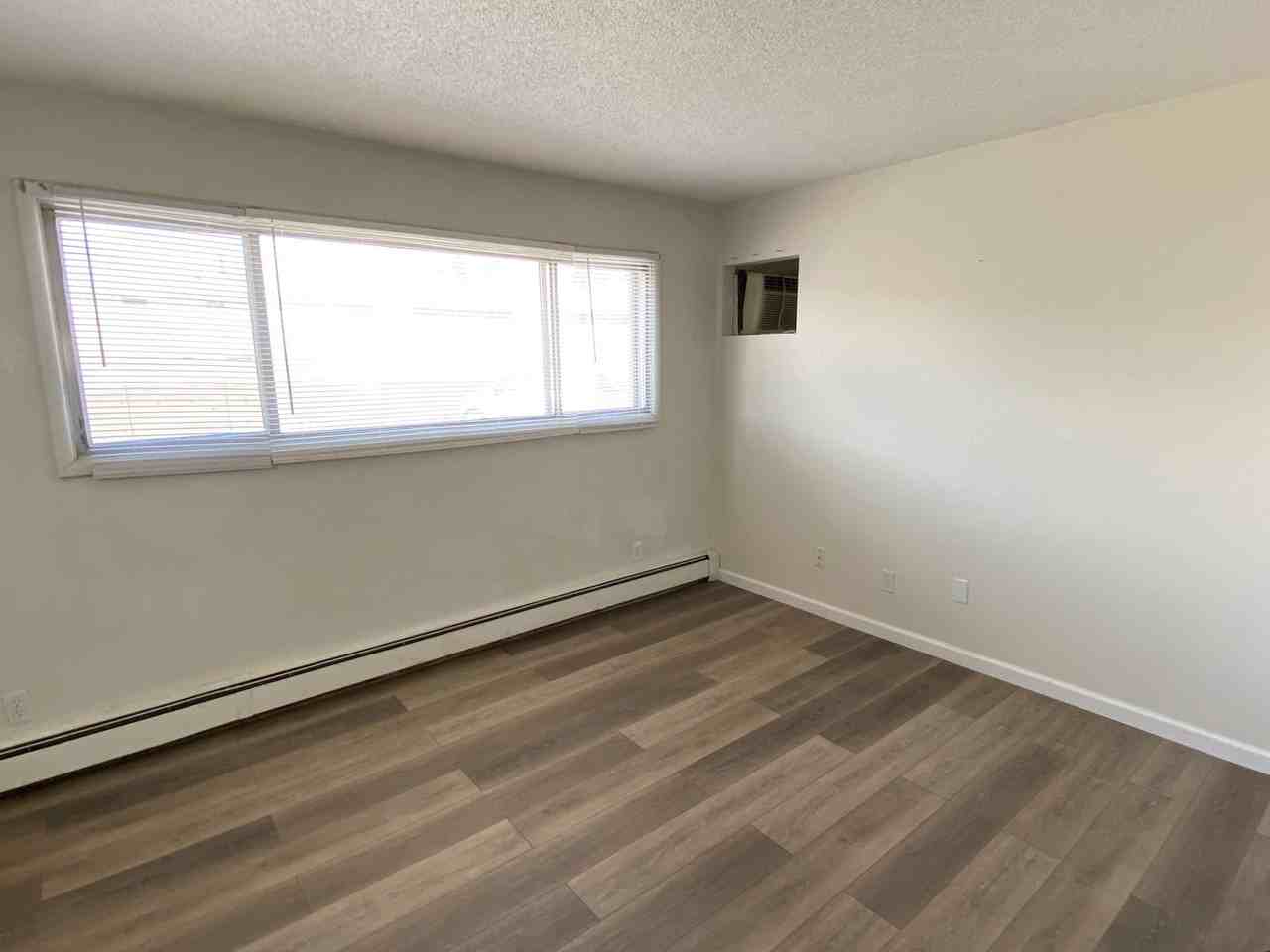 707-815 Oakcrest Street Apartments - Photo 4 of 14