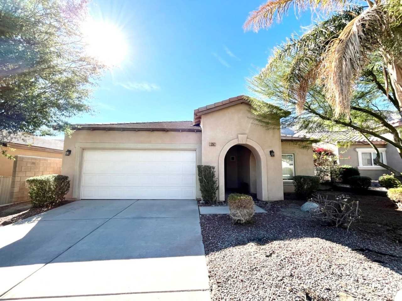 1267 Palmas Rdg - Photo 2 of 17