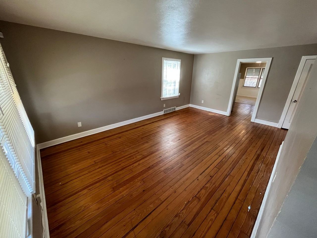 10071 Stimson Dr - Photo 7 of 17