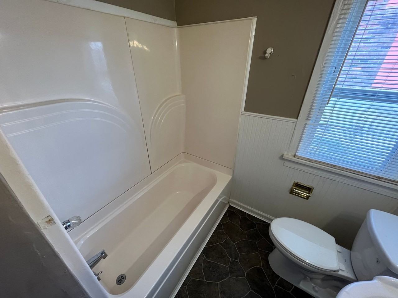 10071 Stimson Dr - Photo 6 of 17