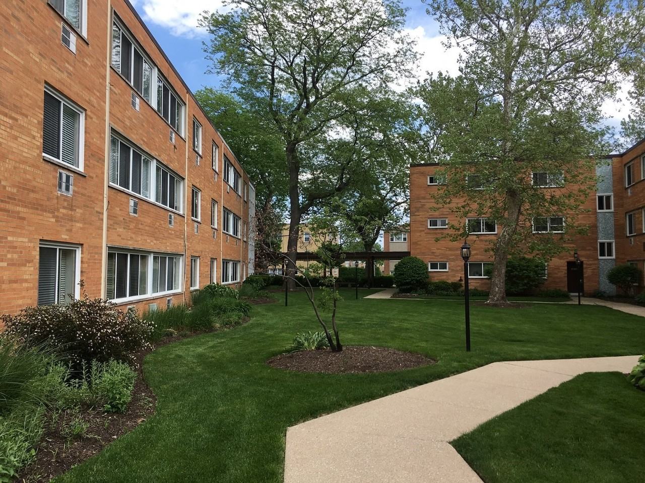 8540-60 Niles Center Road - Photo 2 of 10