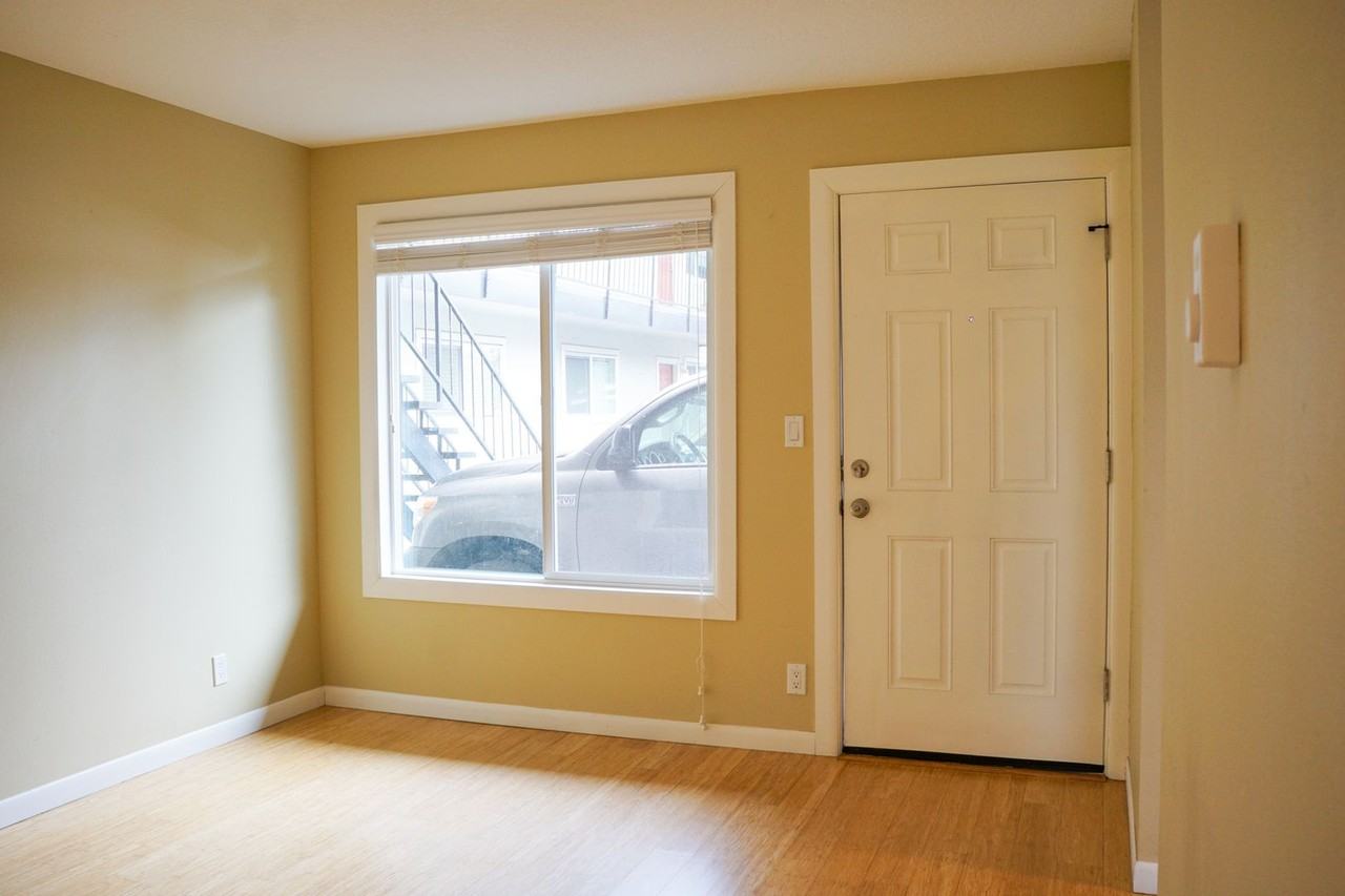 7538 N Ida Ave - Photo 3 of 11