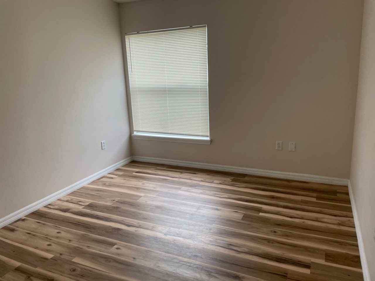 1725 Manchurian St - Photo 3 of 15