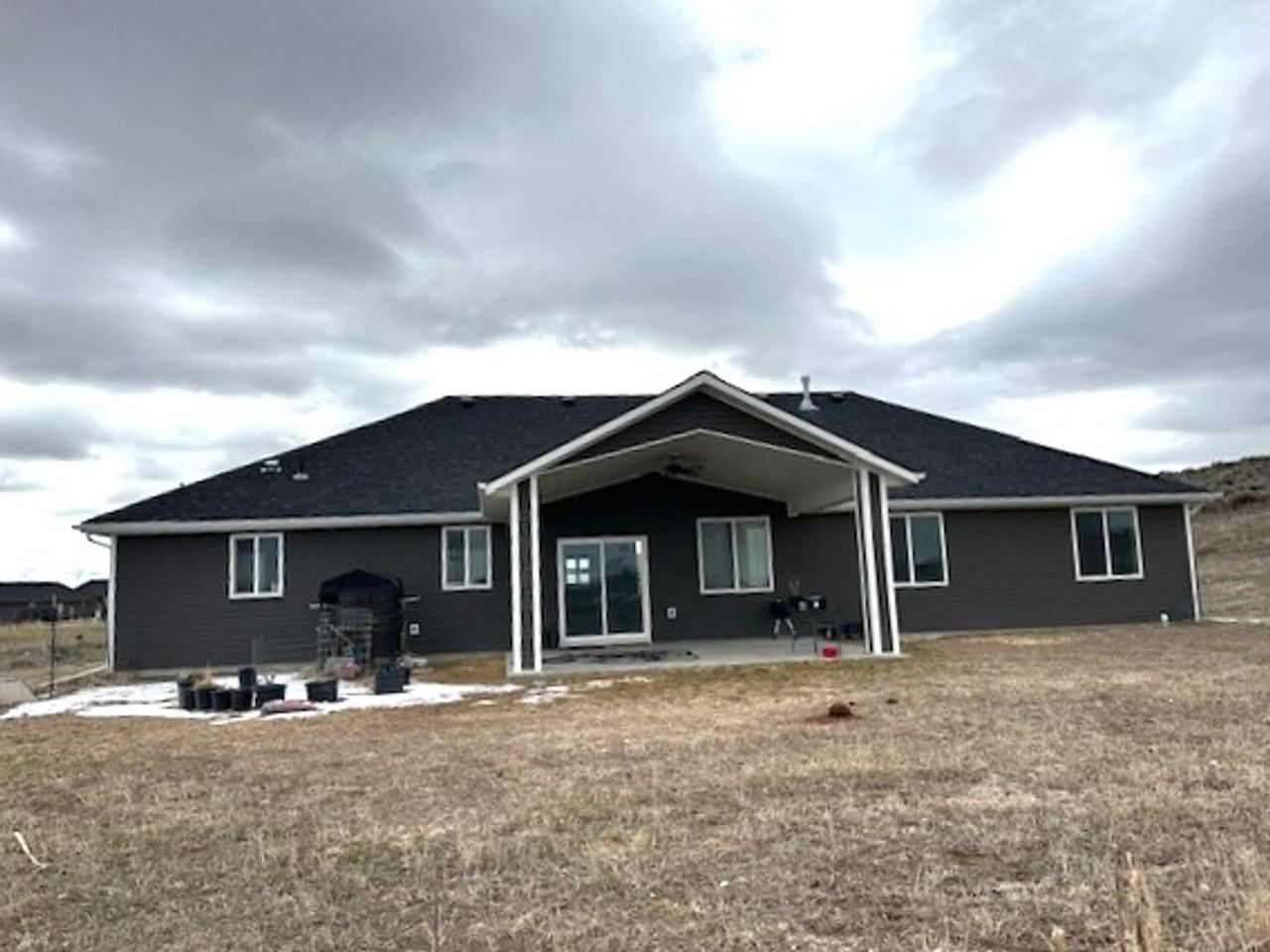 975 Eisenhower Ave - Photo 3 of 17