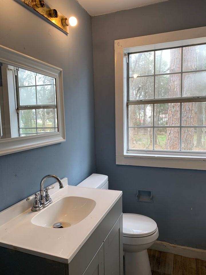 307 E Ridgeway St - Photo 2 of 6