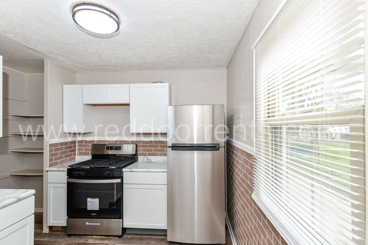 3030 N Olney St - Photo 3 of 50