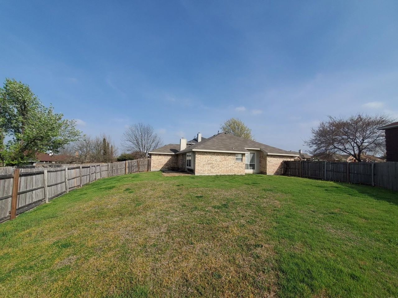 1759 Northampton Trl - Photo 2 of 15