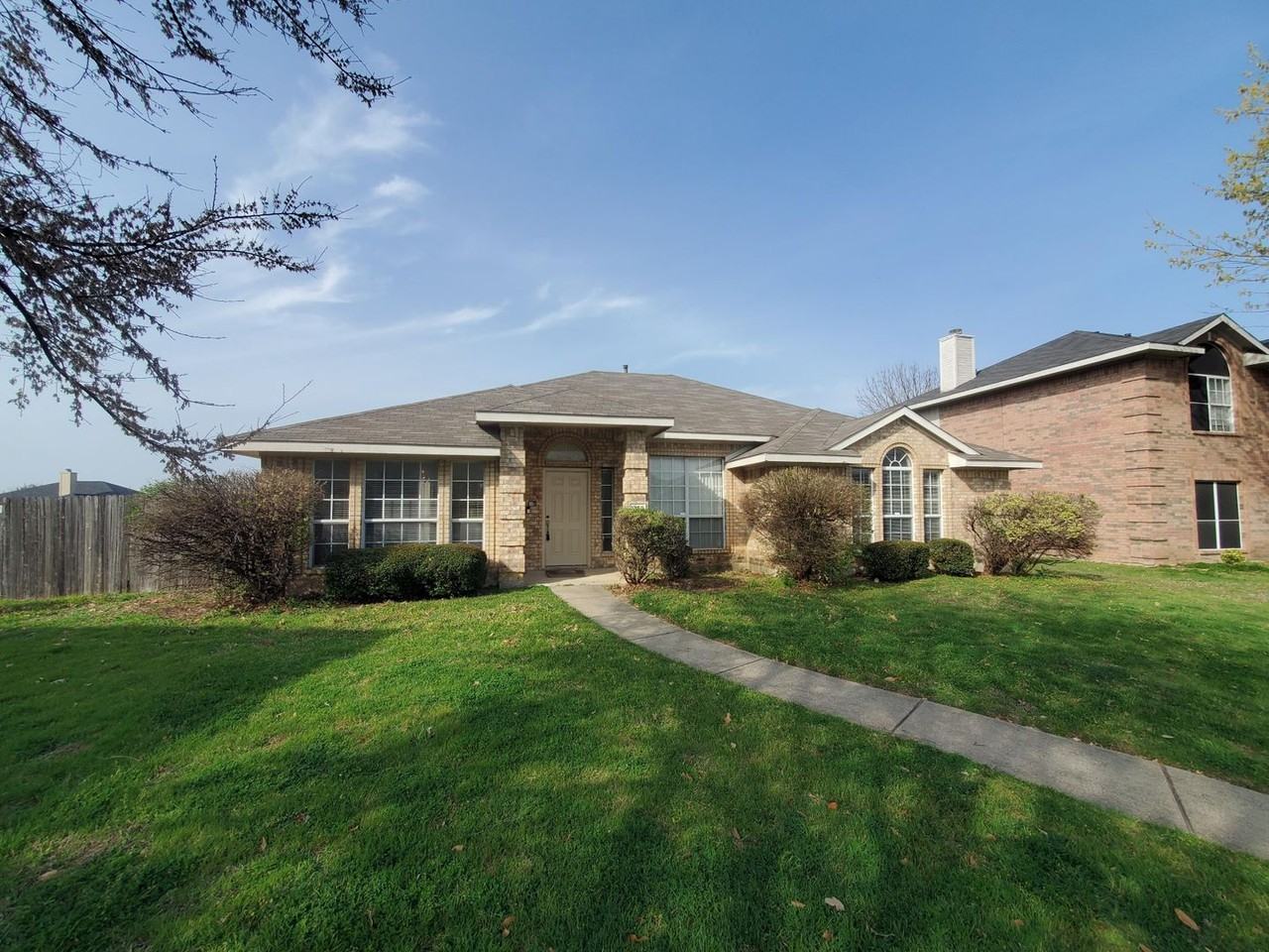 1759 Northampton Trl - Photo 3 of 15