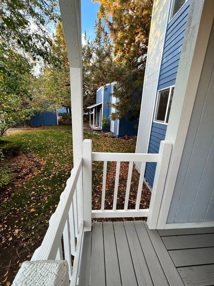 n2011 - Photo 2 of 17