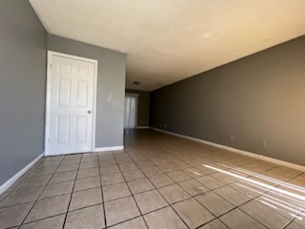 3401 Avenue R Nw #B - Photo 3 of 9